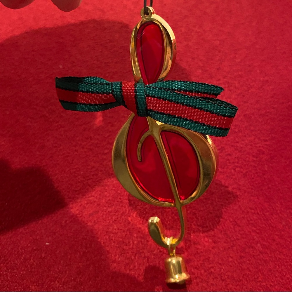 LIKE NEW rare Hallmark “Festive Treble Clef” handcrafted ornament